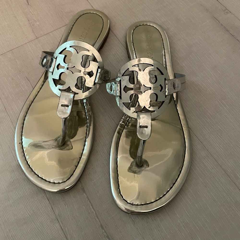 Tory Burch size 8, silver
